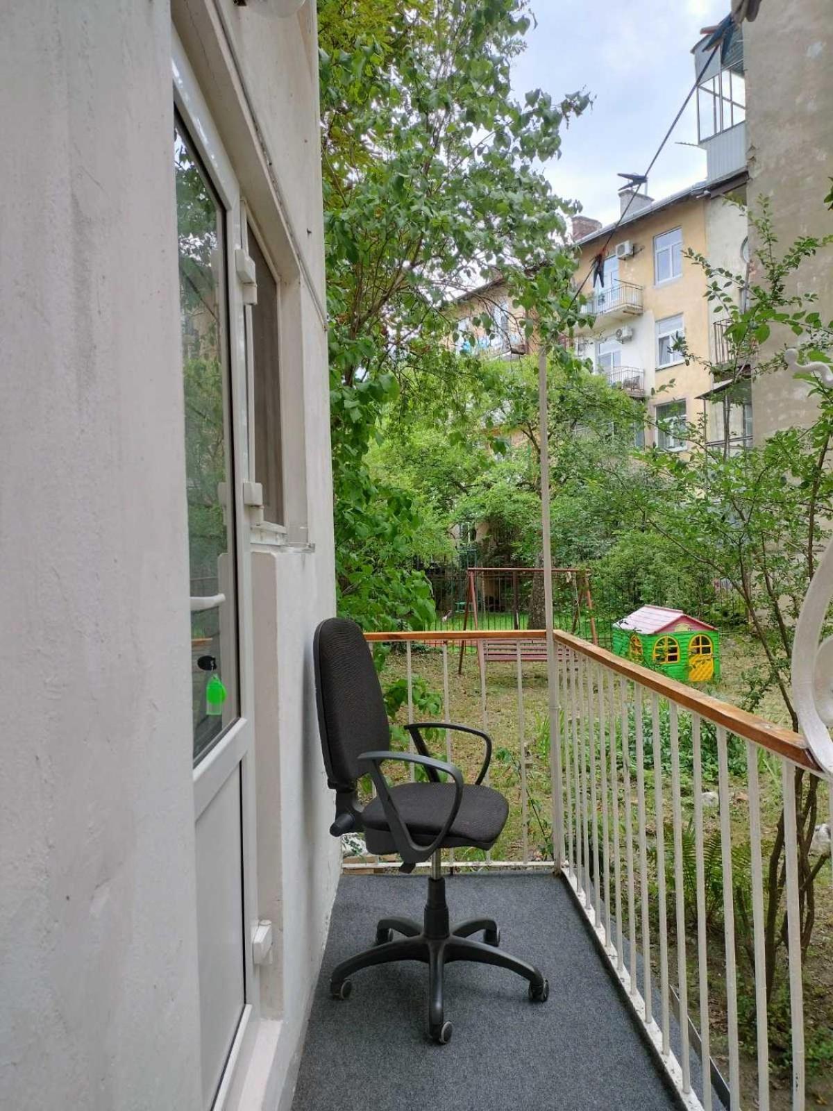 Apartments Architects Лвив Екстериор снимка